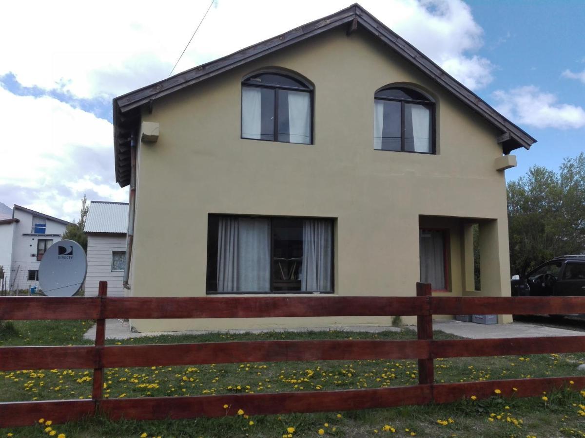 Yellow House Cottage Ел Чалтен Екстериор снимка