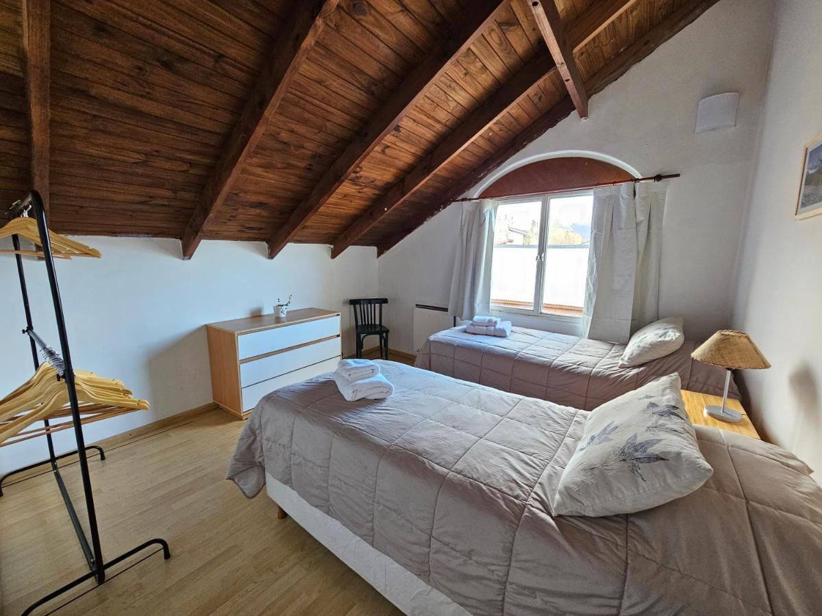 Yellow House Cottage Ел Чалтен Екстериор снимка